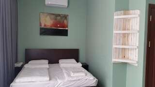 Отель Benefice Mini-Hotel & Tours Ереван Большой двухместный номер с 1 кроватью-11