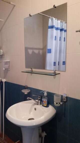 Отель Benefice Mini-Hotel & Tours Ереван Четырехместный номер с балконом-28