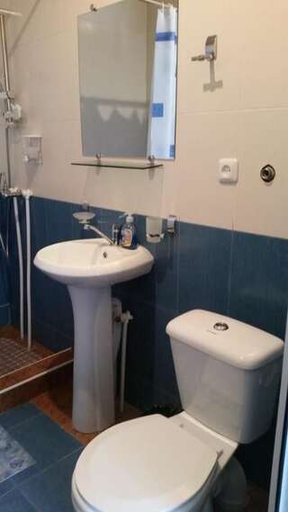 Отель Benefice Mini-Hotel & Tours Ереван Четырехместный номер с балконом-29